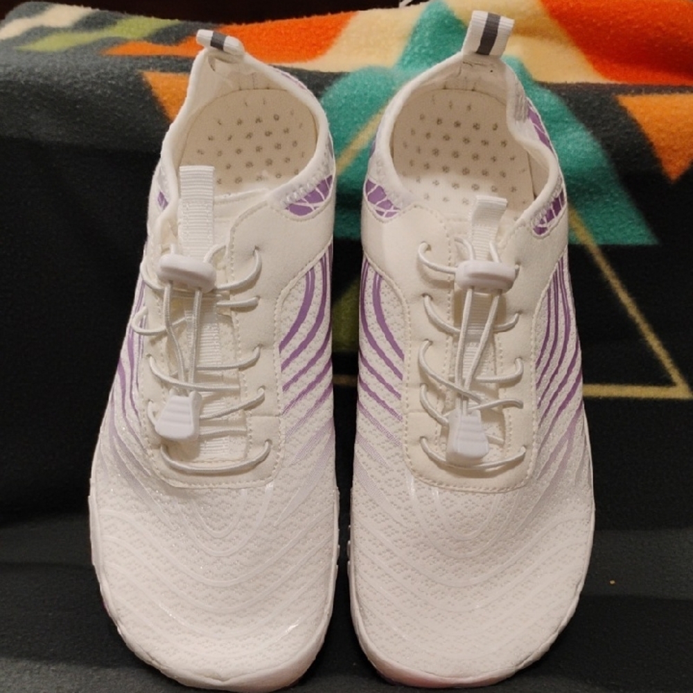 2 Pr  Shein  Water Shoes 1 White & Purple / 1 Navy Blue.  (See Pics) 40/9
